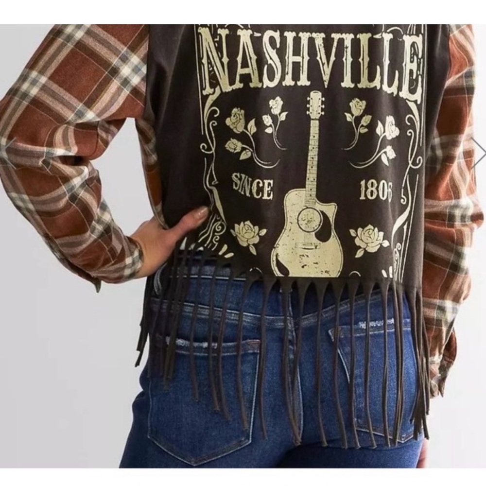 La La Land Creative Co Nashville Cropped Fringe Brown Flannel Pearl Buttons XS - Picture 9 of 13